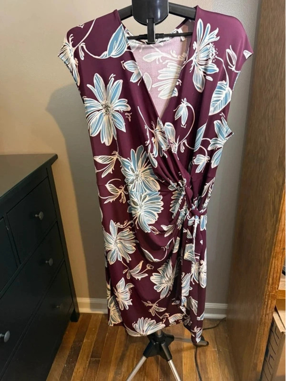 Amazon Essentials/Lark & Ro Burgundy and Blue Floral Full Wrap Dress Size 1X